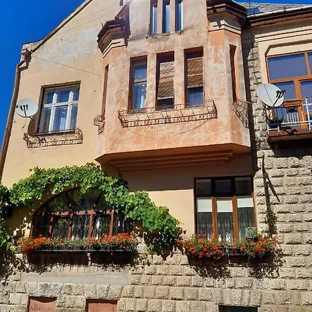 старовинні у центрі міста * Uzhhorod