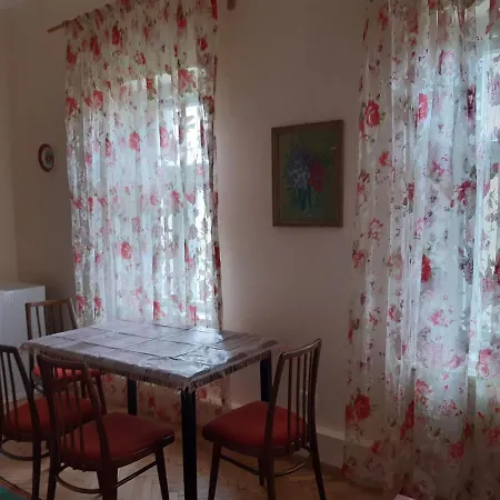 старовинні у центрі міста *