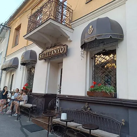 старовинні у центрі міста Apartman *