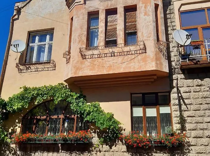 старовинні у центрі міста * Ungvár
