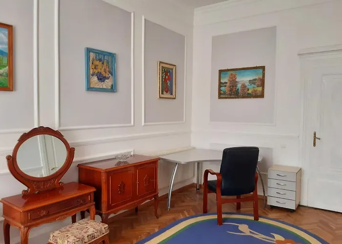 Apartman старовинні у центрі міста Ungvár